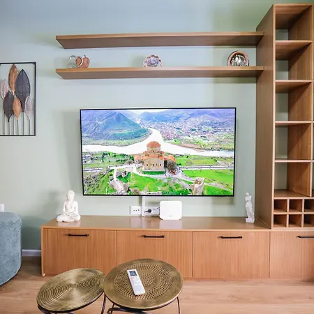 Luxury In Kaimi Complex Wifi Ac טיראנה