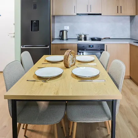 Luxury In Kaimi Complex Wifi Ac Apartment Tirana